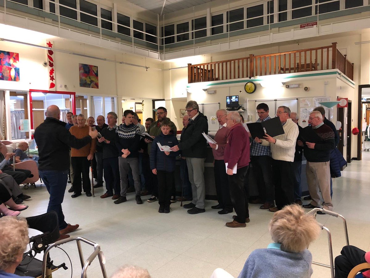 The patients and staff at chirk hospital have had a fantastic treat for Christmas, on Monday evening we were honoured to have <a href="/rhosmalevoice/">RMVC</a> sing and today a visit from maes y Waun school choir, feeling all Christmassy 🎄<a href="/KarenGr00766680/">Karen Gregory</a> <a href="/jayne_sankey/">Jayne Sankey</a>
