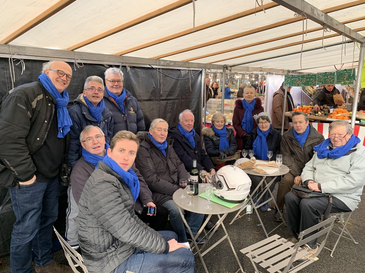 JamatiClaude's tweet photo. La campagne #Municipales2020 à Bailly #Yvelines commence ✌️
Samedi une partie de l'équipe "Bailly toujours mieux" était présente à mes côtés au marché pour vous rencontrer!
Retrouvez-nous les mercredis et samedis, autour d'un café ou d'un verre, pour des échanges conviviaux 😀 https://t.co/WkZV6i4unc