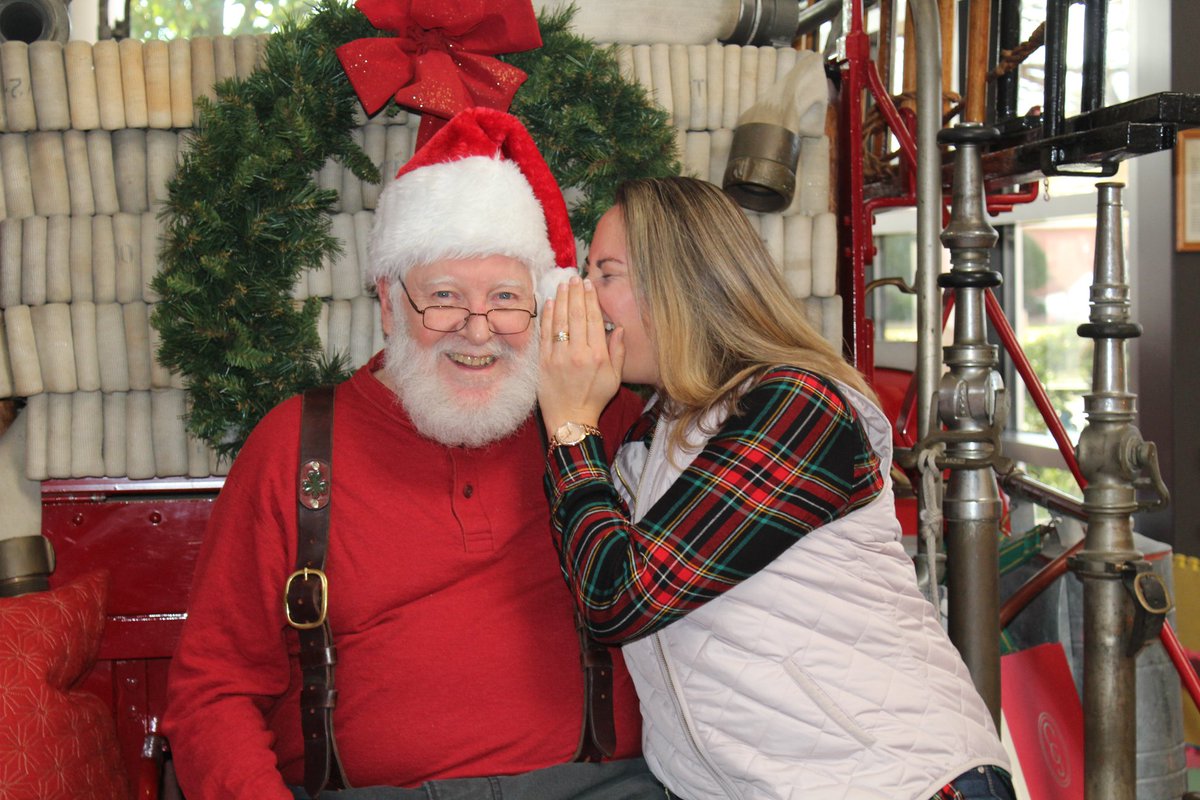 The pictures from this past weekend's 'Photos with Santa' 🎅🎅 event are now officially out!

If you attended and got a picture with the big guy you can search for your photo by following this link: bit.ly/2S4Yyiv

Happy Holidays all!