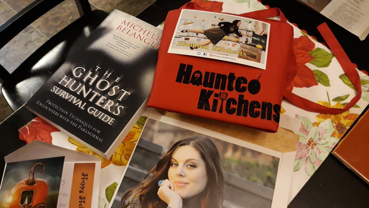 DisneyHeart05's tweet photo. @HauntedKitchens I tried to wait to open until Christmas but just kept looking at the package.  Love it all! Thank you so much. Always a fan ♡. Happy Winter Solstice. https://t.co/60Y28yFSgy
