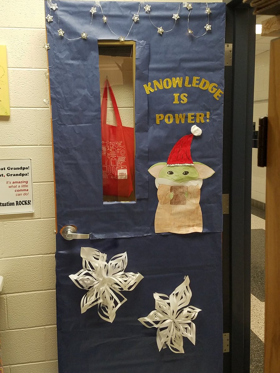 ChristinaT_ISD's tweet photo. So many AMAZING designs decking the halls of @LCPS_Mercer for our door decorating contest! https://t.co/J3mw7XnSau