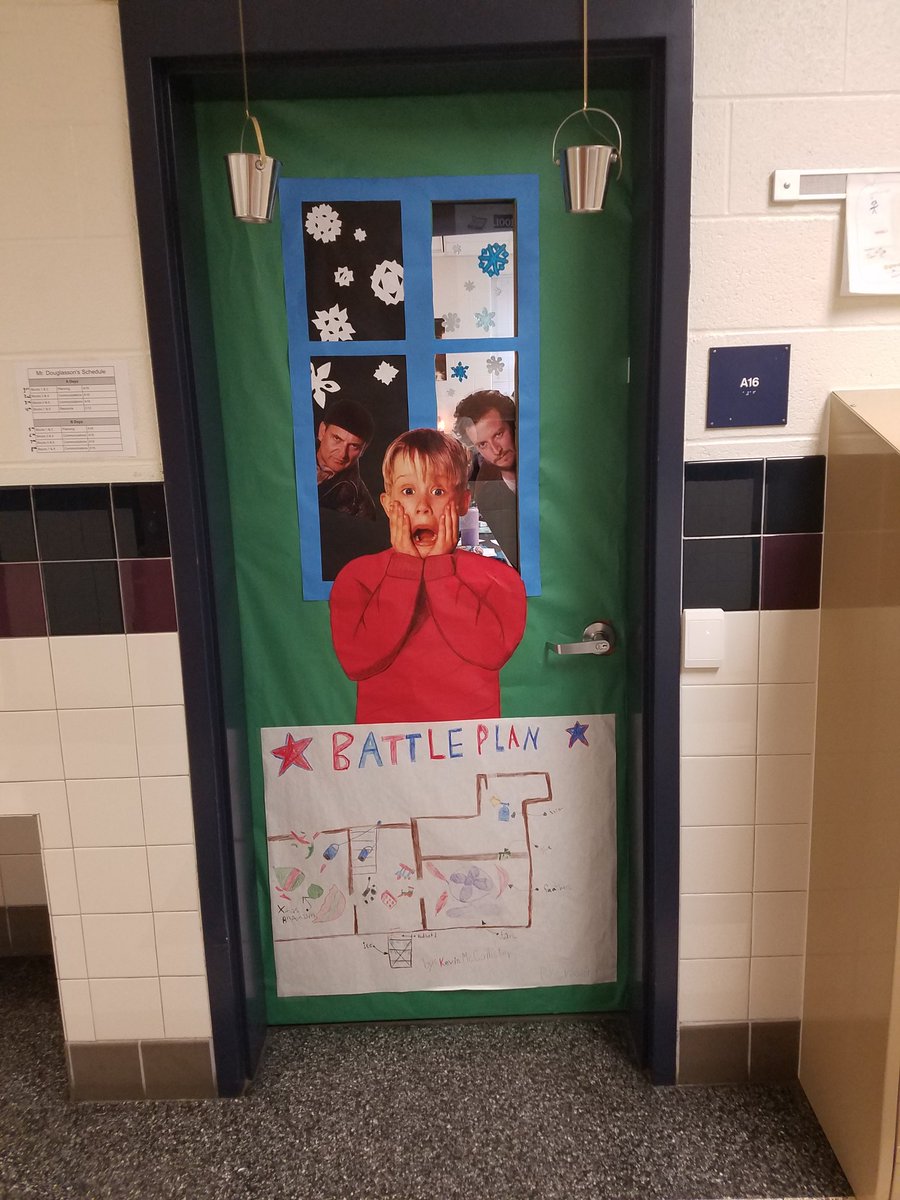 ChristinaT_ISD's tweet photo. So many AMAZING designs decking the halls of @LCPS_Mercer for our door decorating contest! https://t.co/J3mw7XnSau