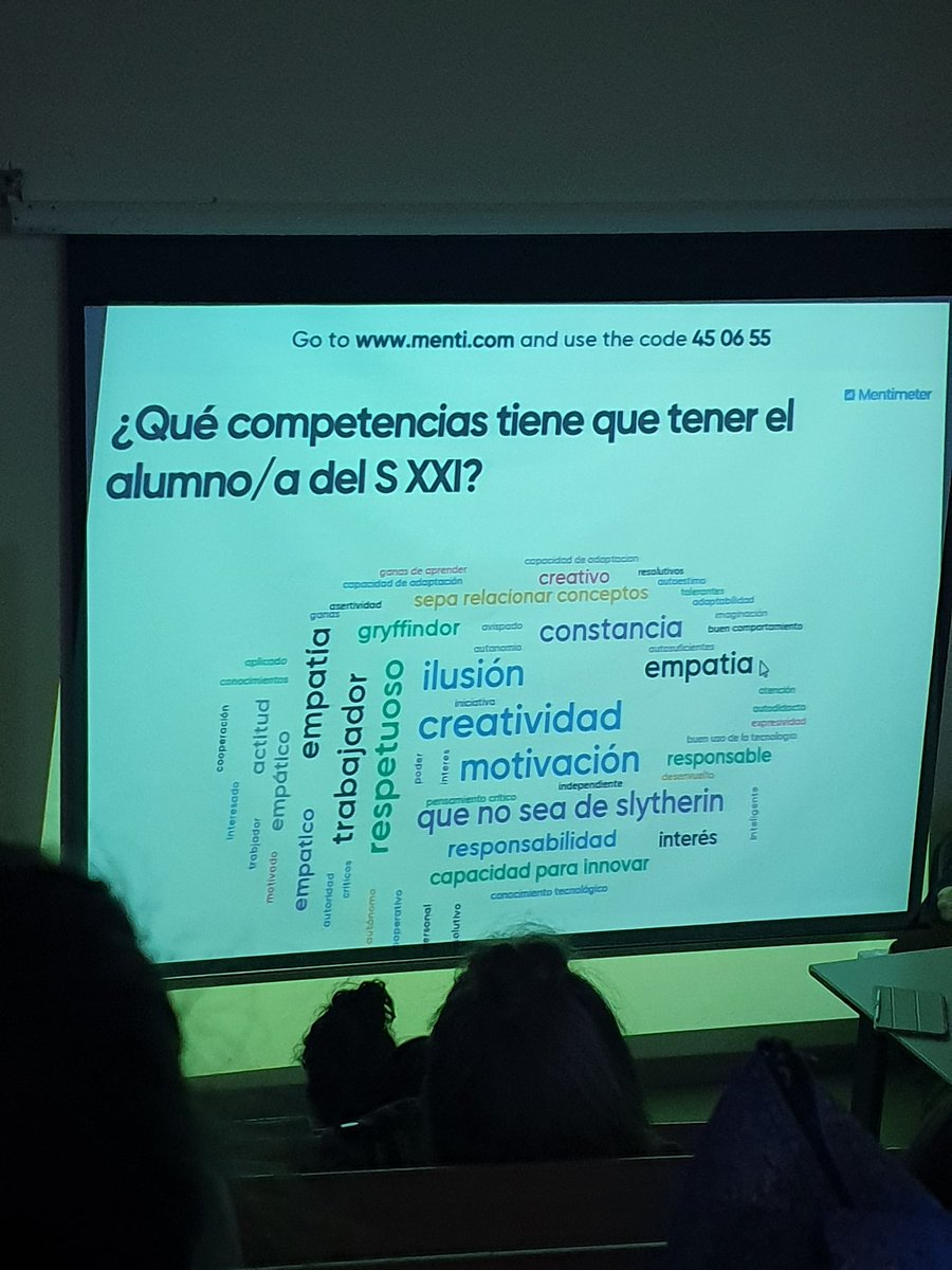 sfytb33's tweet photo. Las competencias que creemos los estudiantes de magisterio de primaria de tarde ,que deben tener los alumnos del S.XXI @orientaytutoria #sfytUR https://t.co/TCDSxmJAFf