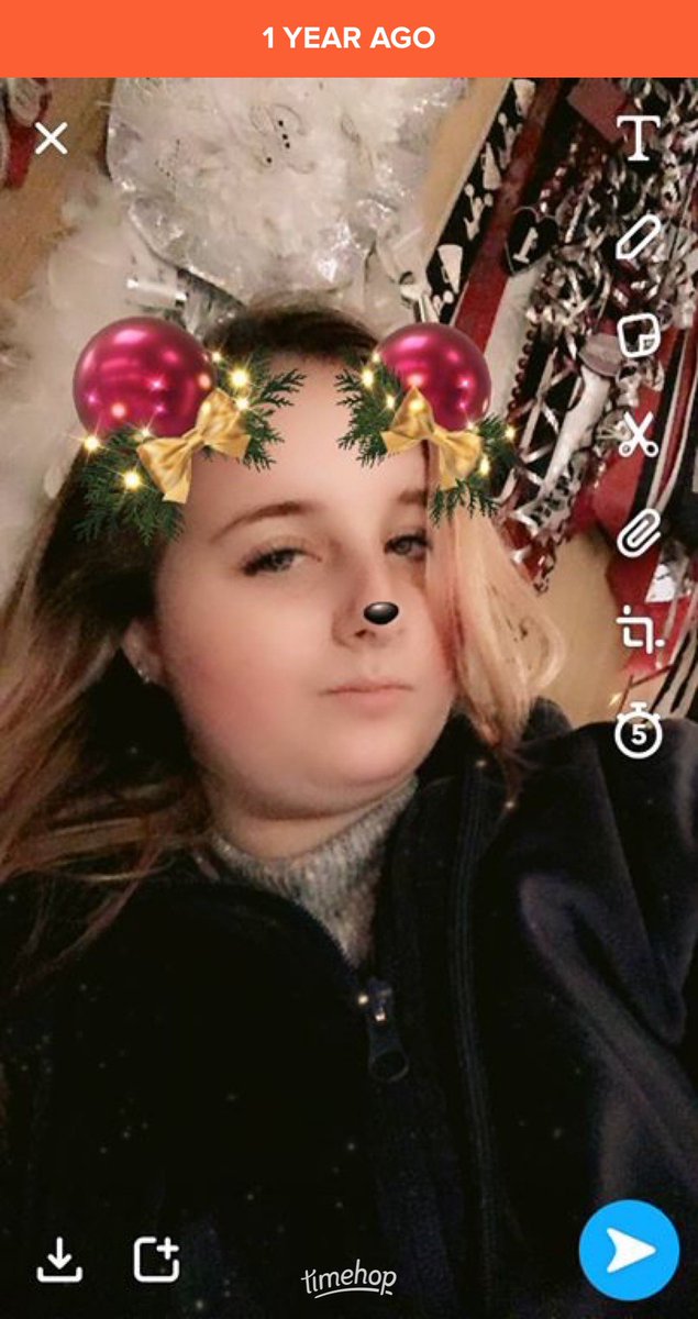 baileybarnes_02's tweet image. #snapchatfilters #feelinglikeneedingsunglasses #feelinglikealittlebear #feelinglikeaflower #feelinglikewearingacap