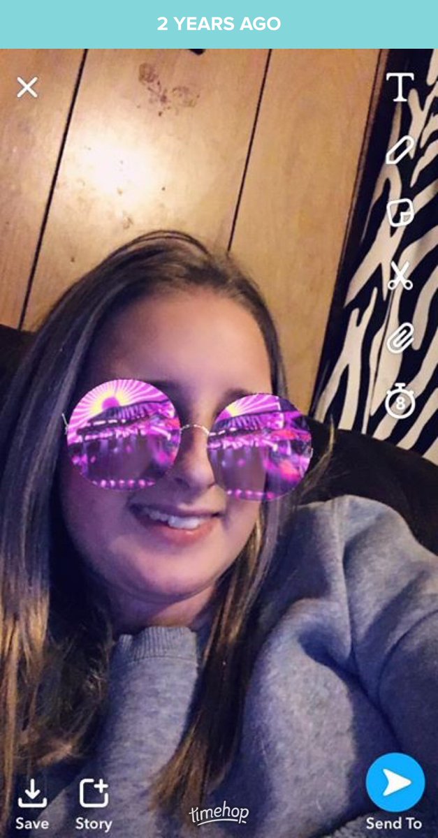 baileybarnes_02's tweet image. #snapchatfilters #feelinglikeneedingsunglasses #feelinglikealittlebear #feelinglikeaflower #feelinglikewearingacap