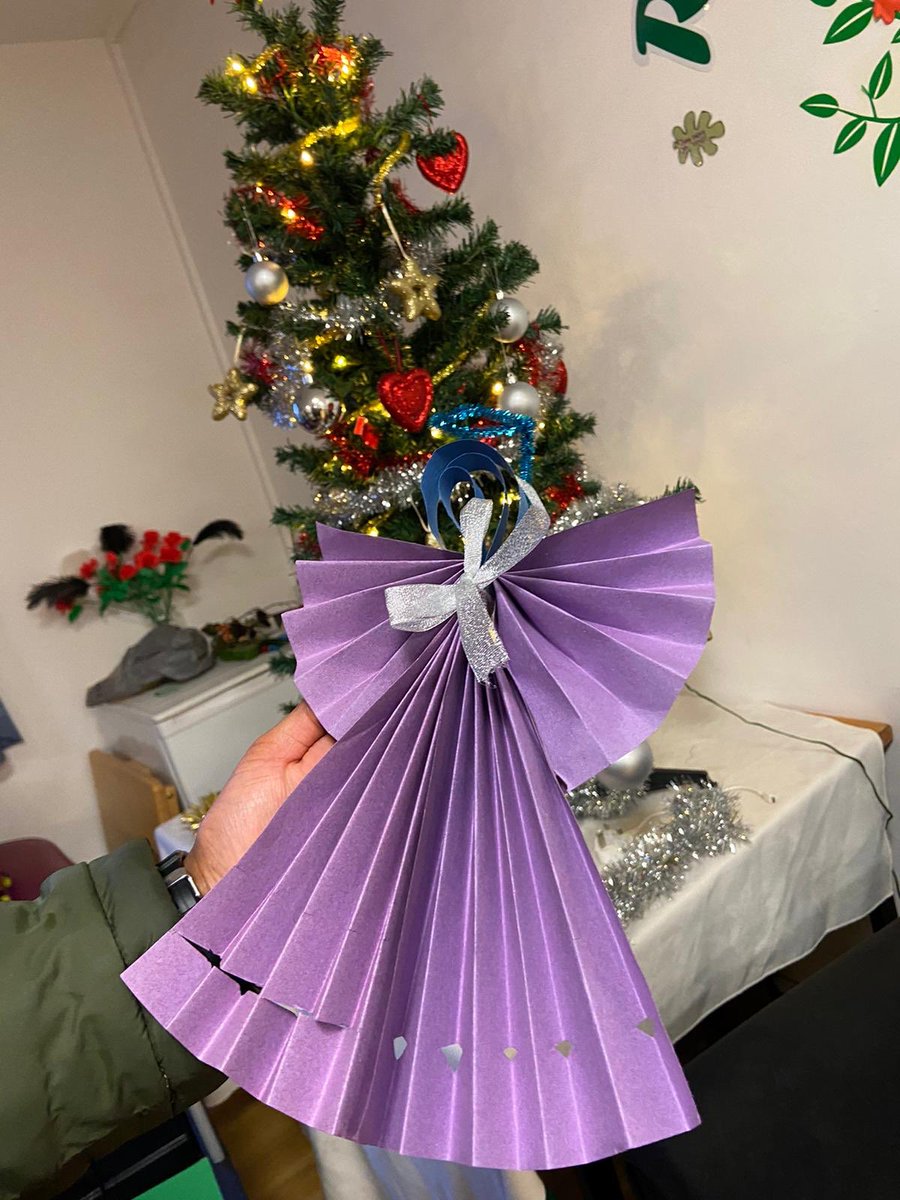 OTTamarind's tweet photo. More #angels and #miniChristmashats for the #christmastree #pretty #christmassy thank you to the #ActivityCoordinators #christmasprogramme @OTTamarind 🎄😍 https://t.co/DXR6Utrc6o