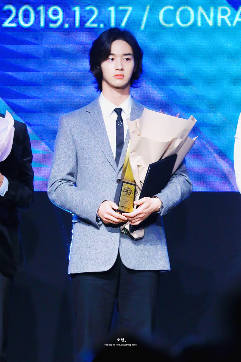 dongyoon_boy's tweet photo. 191217
라이징스타상🏆 
#장동윤 #대한민국_퍼스트브랜드대상 https://t.co/lVg49EuaNA