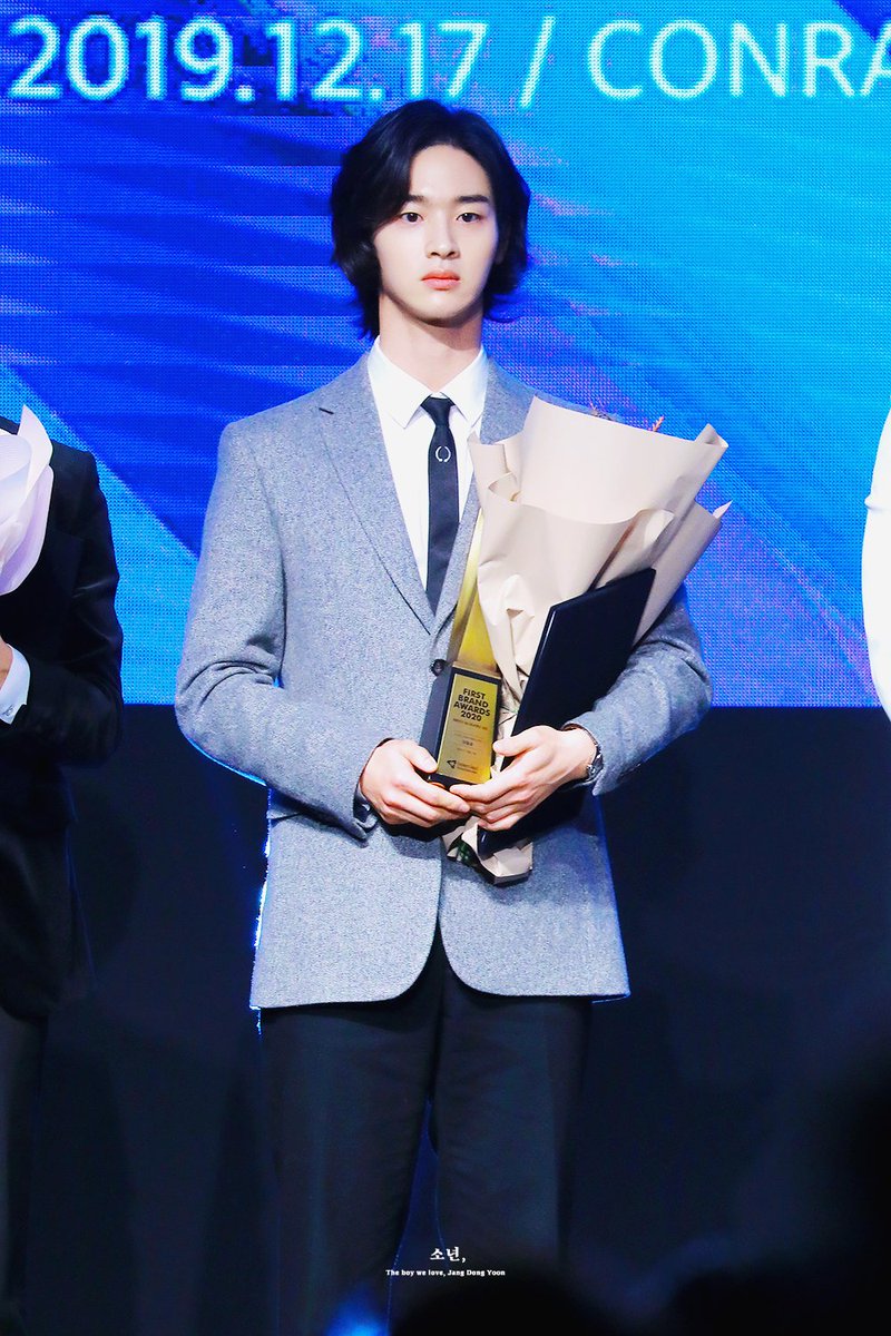 dongyoon_boy's tweet photo. 191217
라이징스타상🏆 
#장동윤 #대한민국_퍼스트브랜드대상 https://t.co/lVg49EuaNA