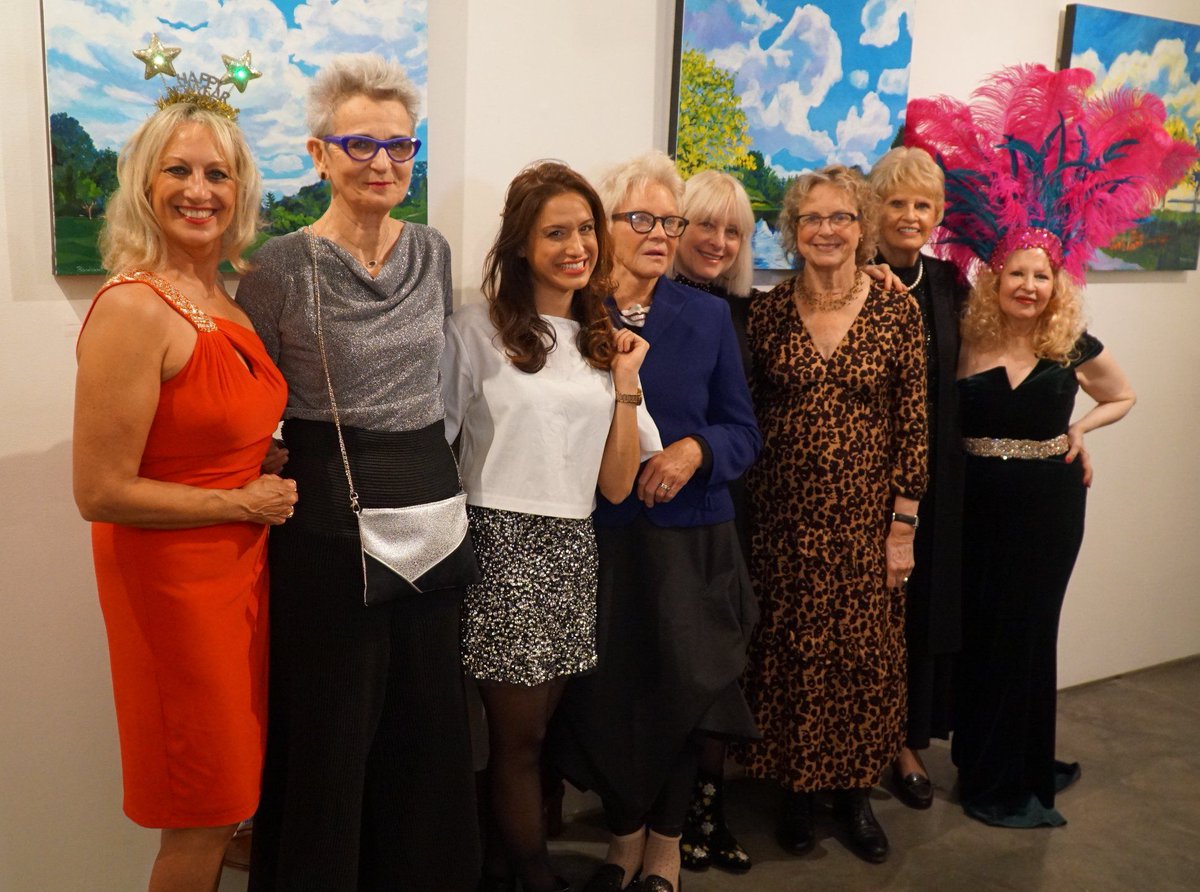 AmsterdamWhitny's tweet photo. Champagne Toasts and Holiday Cheer extended by Kristal Hart and Ruthie Tucker at Amsterdam Whitney Gallery's 18th Annual "Silver &amp; Gold Holiday Fete."

 #art #artwork #gallery #openingreception #champagne #holidayparty #holidays #party #champagnereception #nowonview #exhibition https://t.co/xD0byqMeXg