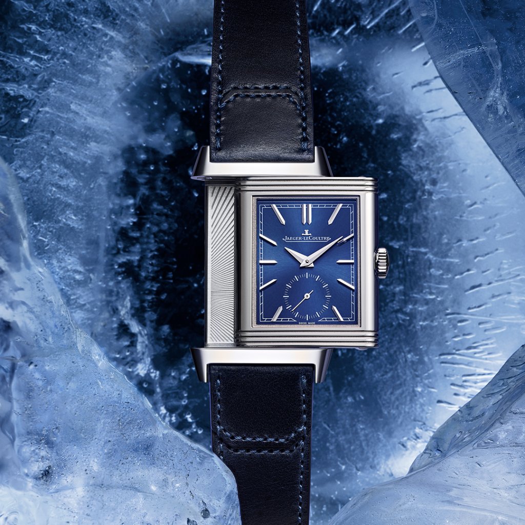 jaegerlecoultre's tweet photo. #Reverso: Timeless design. Shielding from the cold. Shop now: https://t.co/S30E5X4esH #JaegerLeCoultre #HomeofFineWatchmaking https://t.co/zvPblCJu48