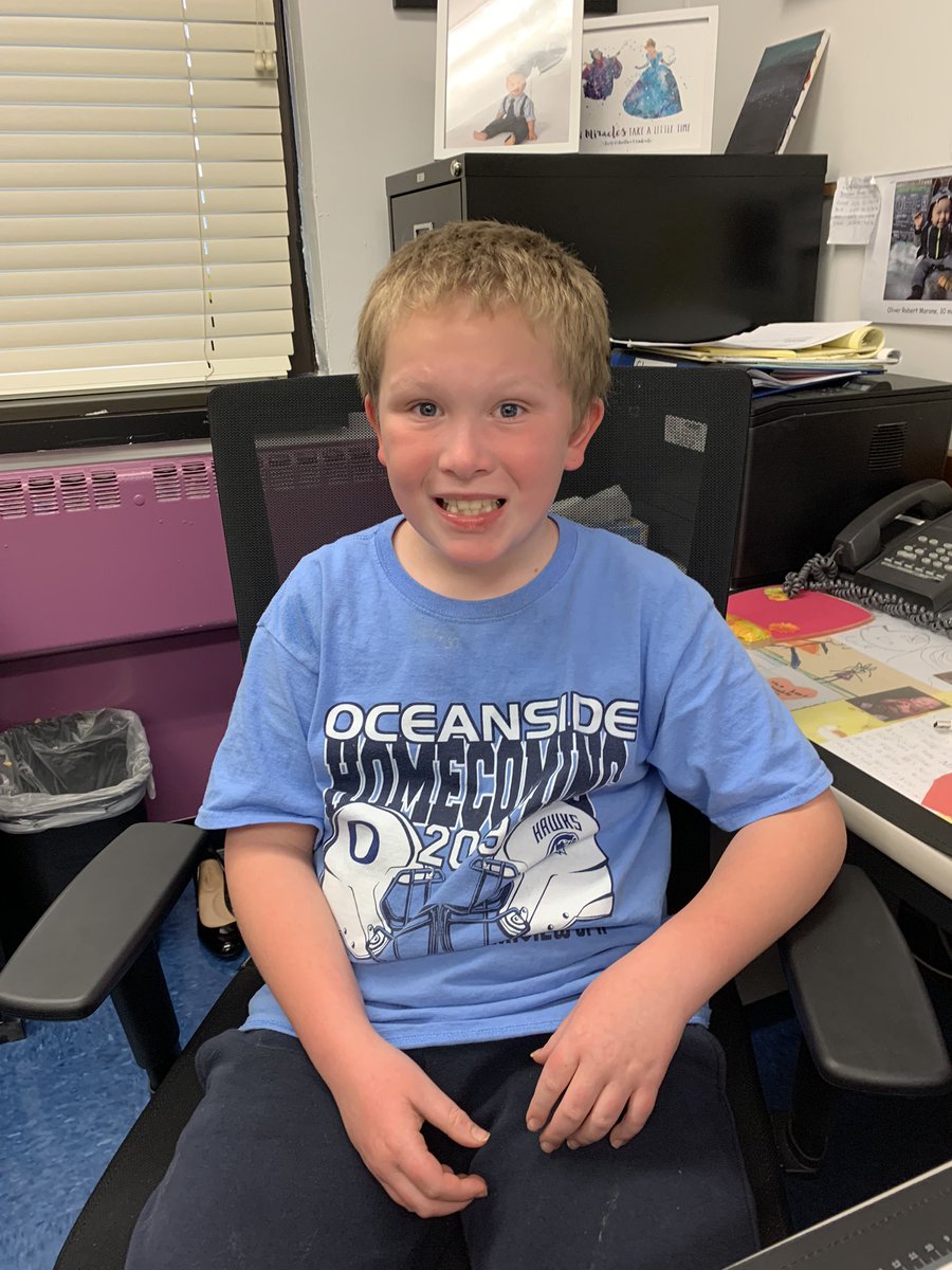 OceansideSch2's tweet photo. This third grader received a Good News Call of the Day because helped a boy in the hallway and continued to be polite and caring. #goodnewscalloftheday @KVidafar @ms_keteltas @scully_suzanne https://t.co/ILA6kNjlMW