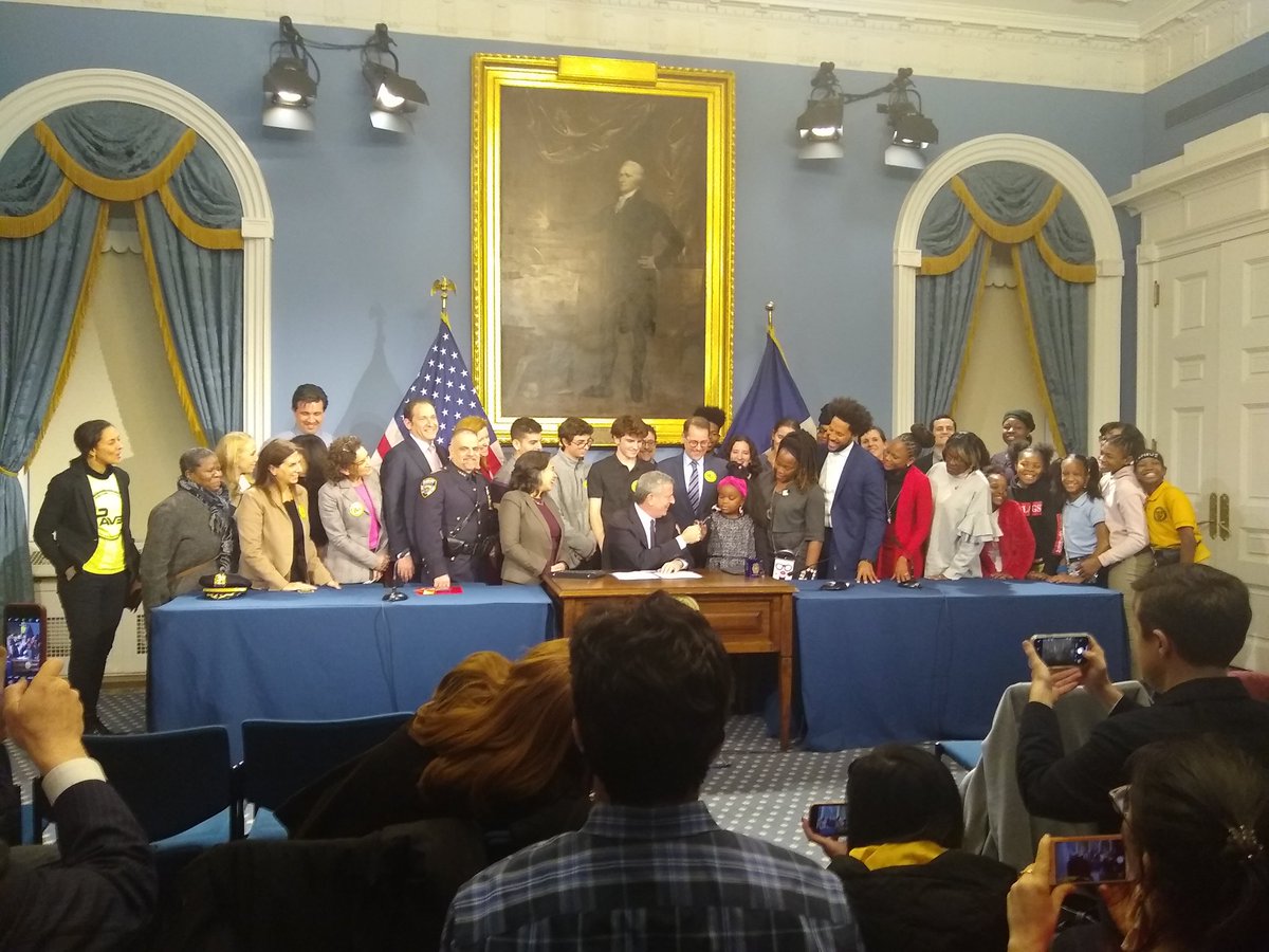 NYCSmokeFree's tweet photo. The prohibition of flavored E-cigs (including mint and menthol) is now law in NYC! More work is left as we continue education on the dangers of menthol in traditional tobacco products and it's negative impact in health equity. #NYCSmokeFree #FlavorsHookKidsNYC #TuesdayThoughts https://t.co/HCa4u75pzI