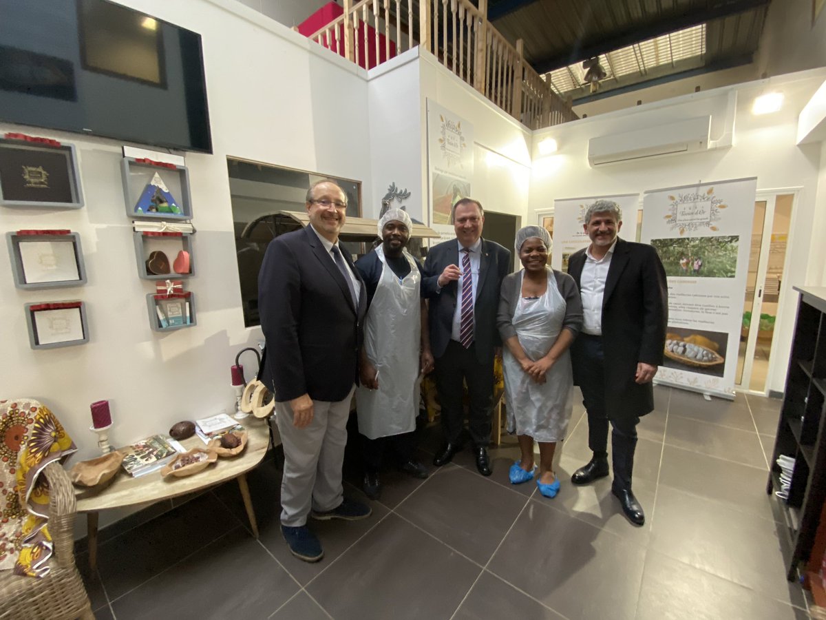 PKuchly57's tweet photo. Intéressante visite @FevierOr importateur fève cacao bio et chocolatier #madein95 avec mes amis #JoelBoilleaut et #CharlesZnaty fondateur du groupe #PierreHermé...

@CCI_95 @CCI_Paris_IdF @CEEVO95 https://t.co/flWTuzZBlH