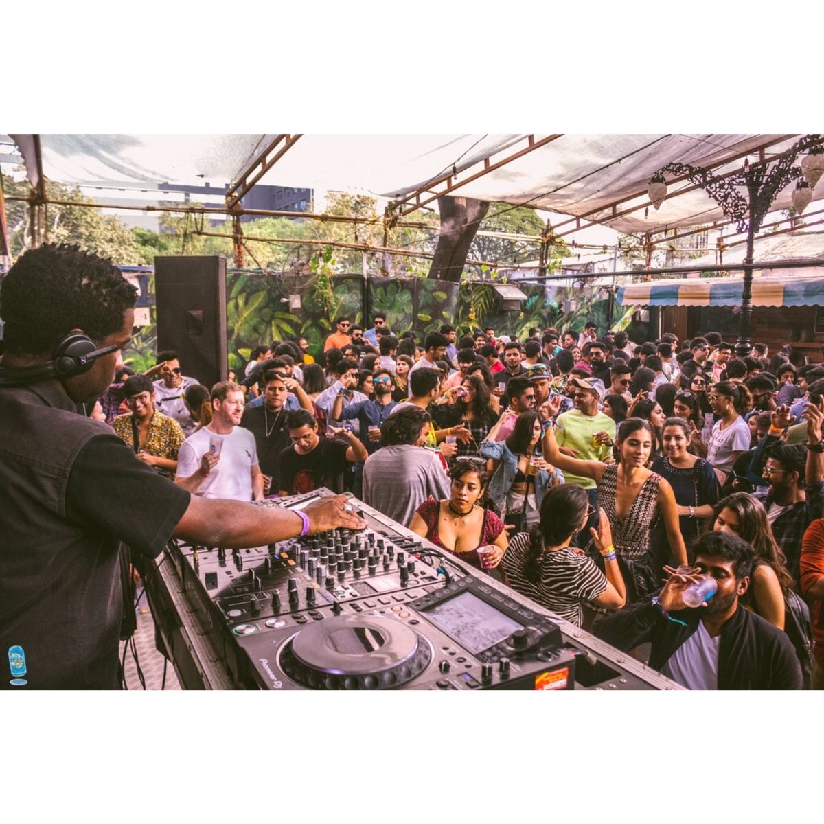 smokeysound's tweet photo. Sunday Cookout at High Spirits with @sinistarr_313 / @krunklive. 
.
.
.
#Krunk #KrunkLive #Sinistarr #SinistarrUS #Bass #BassMuisc #DrumAndBass #DnB #Jungle #UndergroundMusic #ElectronicMusic #DJSet #Ableton #AbletonLive #HighSpirits #Pune #Smokey #SmokeySound https://t.co/guO7MkeppZ