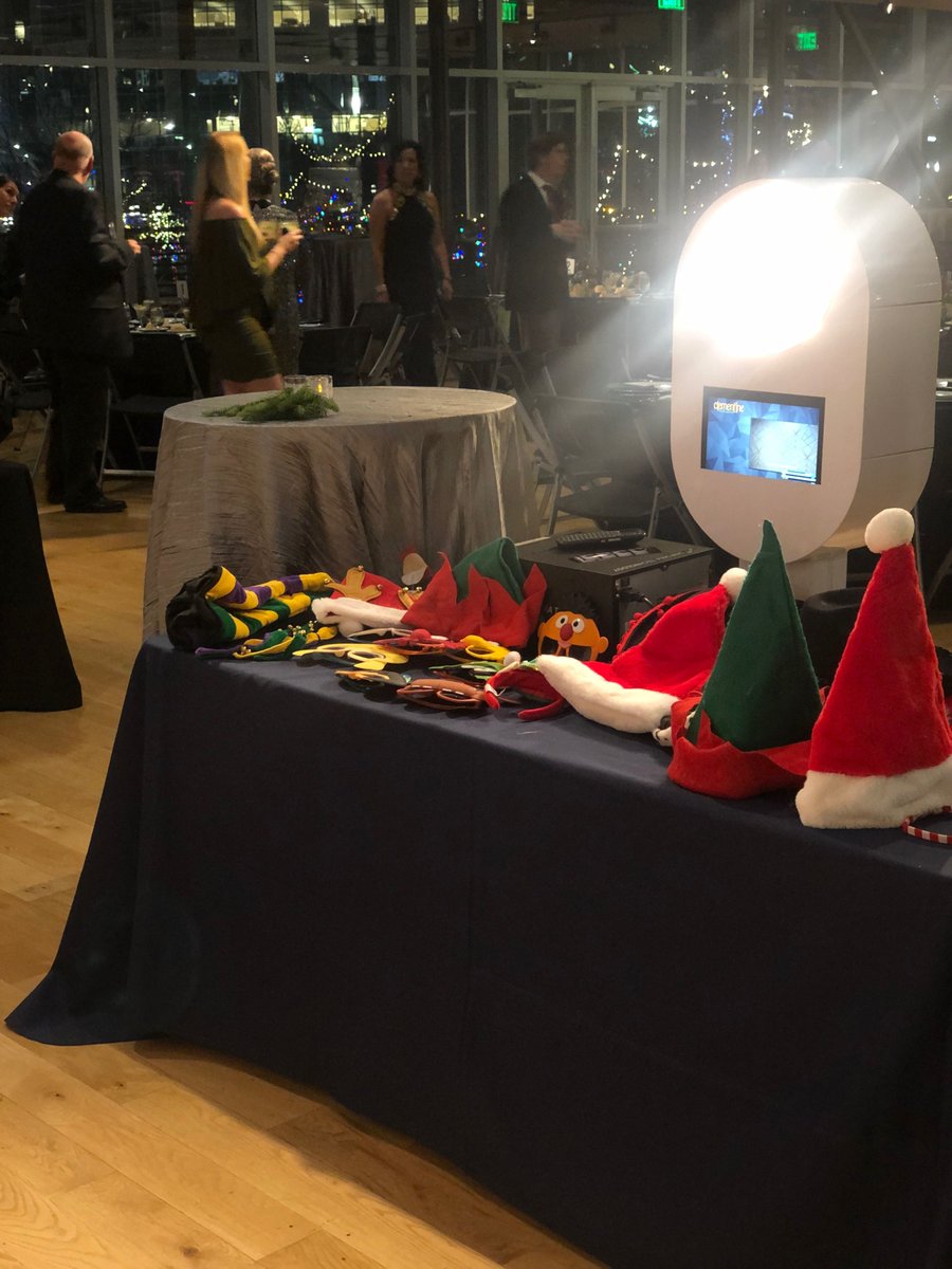 Clementine_PB's tweet photo. 12.07.19 Graystone Mortgage Holiday Party 

Oh what fun it is to hangout with Graystone Mortgage! Thank you for letting us provide your holiday photo booth! ❄️

Venue: @slcandgallivanevents 
#TisTheSeason #Holiday  #Holidays #HolidayParty #HolidaySeason #GraystoneMortgage https://t.co/tUkcMUrbOR