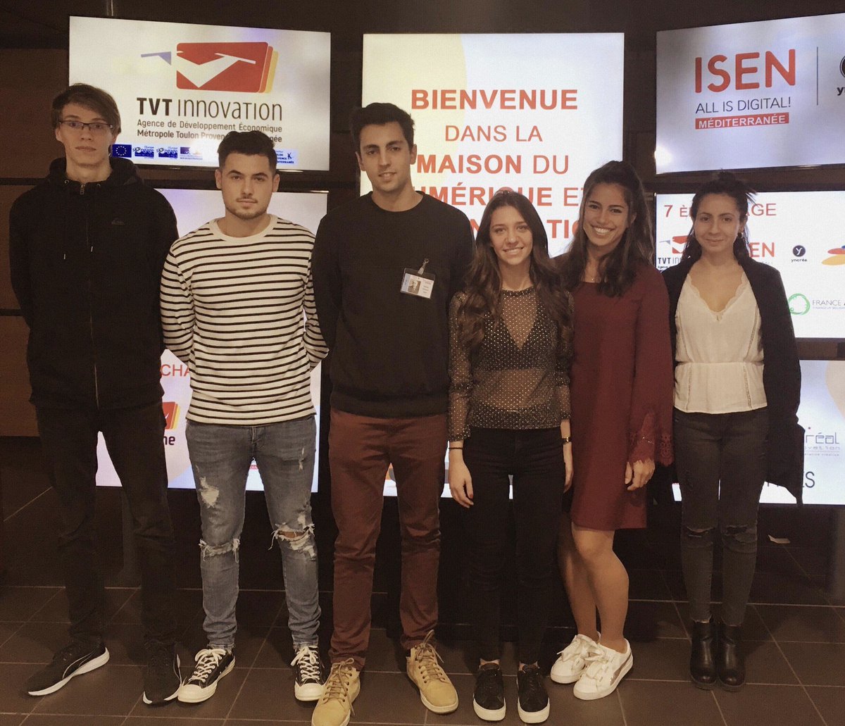 ClmentAder1's tweet photo. Team bleu clair #garageweek #isen https://t.co/vhoYXYrgtM