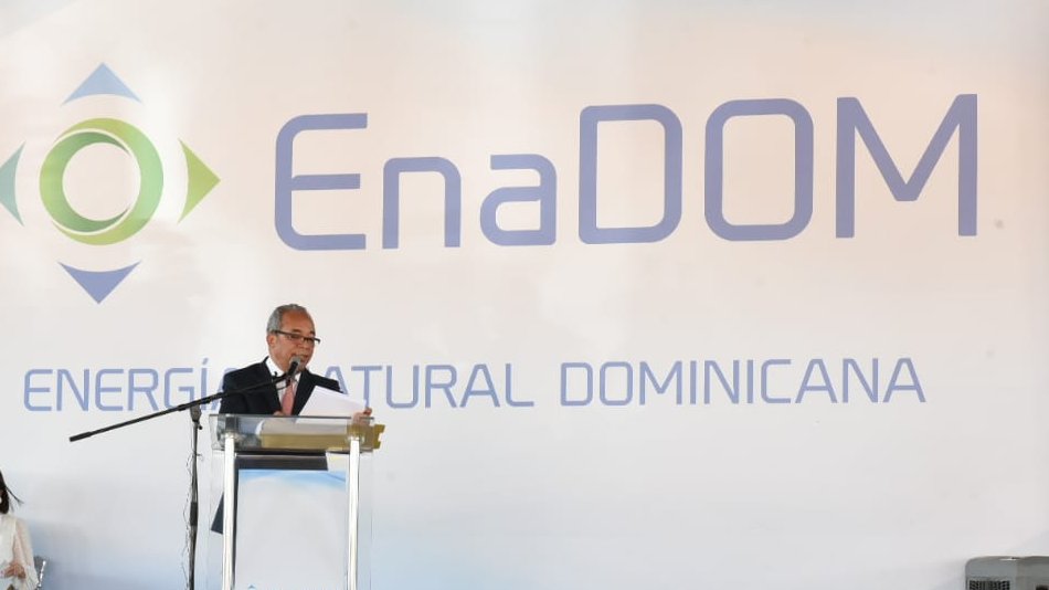CDEEE_RD's tweet photo. Nuestro VPE, #RBichara resaltó que el gas natural es el combustible de menor impacto ambiental utilizado en el país. Tiene como principales bondades que ofrece una gran eficiencia, rentabilidad y versatilidad en la generación eléctrica, aportando a la diversificación de la matriz https://t.co/FuSxB57YcW