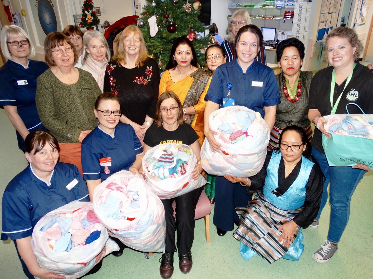 FrimleyHealth's tweet photo. Our friends from local charity @RushmoorHL stopped by Frimley Park today with 1,200 hand-knitted hats for babies in our maternity unit. Their incredible effort will ensure a lot of little heads will be kept cosy and warm on their way home this winter 👏🤱 https://t.co/0tgKgMFaNK