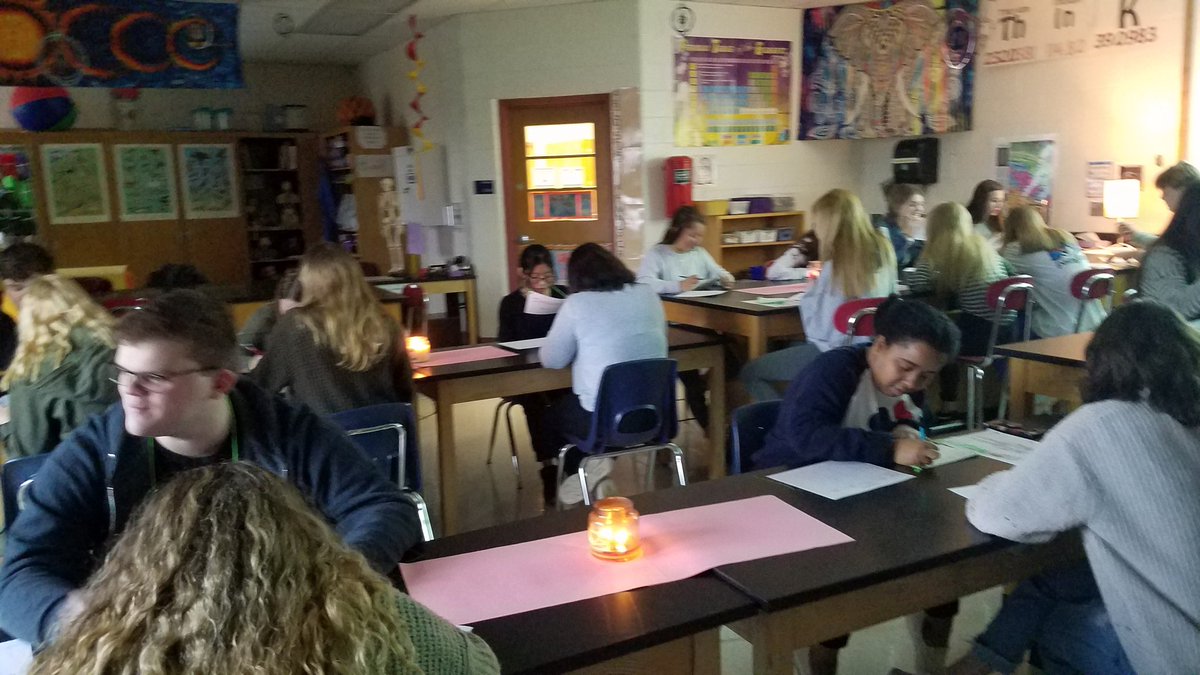 MsGsci's tweet photo. Speed dating to find the "perfect match" - learning antagonist muscles #anatomy and #physiology #stdnts #muscles #speeddating @CVSciTech @buckskinhs @CVBuckskins https://t.co/DvOWWdSjXS