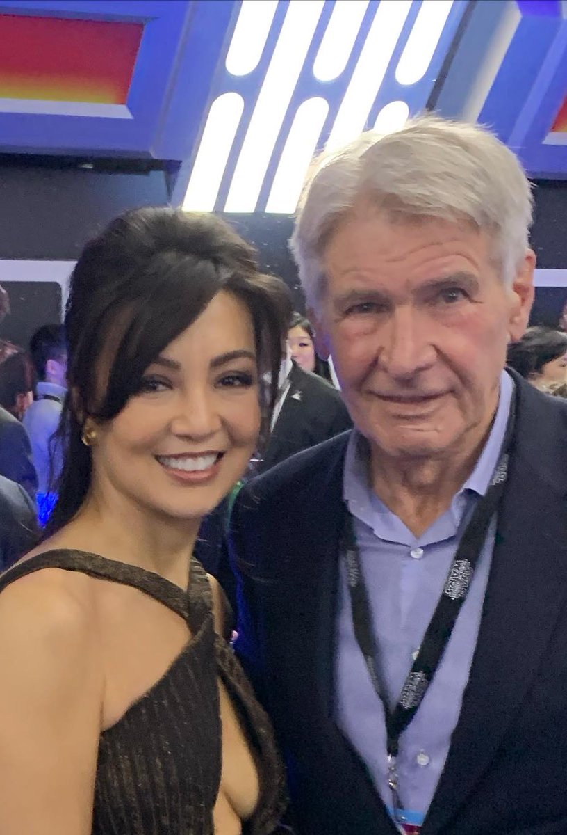 MingNa's tweet photo. Yeah, that’s Han Solo next to me. This is the way. ❤️🥰

#harrisonford #myhero #TheRiseOfSkywalker 
@themandalorian 
@starwars #family 🥰 https://t.co/gh23zkX7Fi