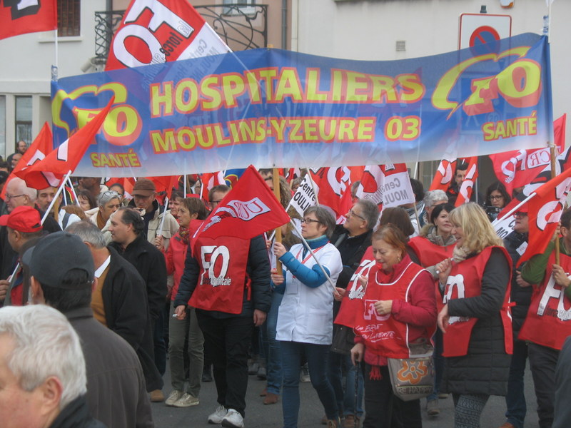 force_ouvriere's tweet photo. Montluçon et Moulins sont dans la place contre la #ReformeRetraite https://t.co/poyn9KTtRS