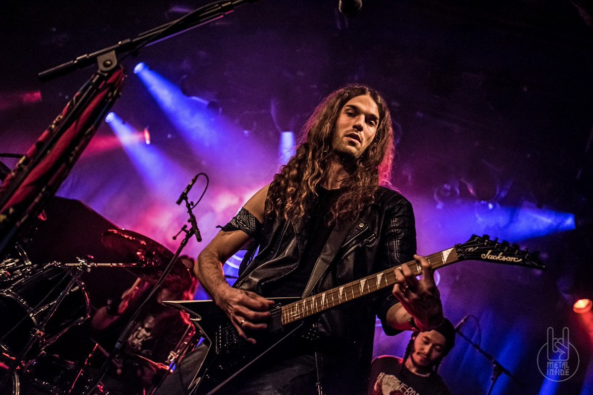 DizzyFoxBand's tweet photo. 🦊 Legends say, that a second sleeve might impact Freddy's shredding! 🦊 #shredding #guitarist

📸@metalinside.ch https://t.co/fCCZ45sY1o