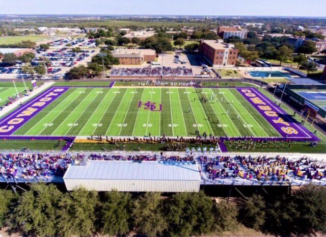 IrchirlPerry's tweet photo. Beyond blessed to say I’ve received an offer to play at Hardin-Simmons University 🤠 @coachwilkerson @HSUTX https://t.co/kkBsZrEpuv