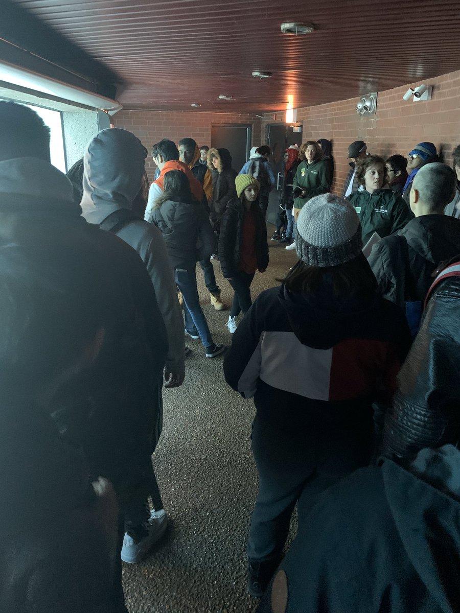 Learning about conservation and how to help seals in their habitat! And checking out some adorable seals! <a href="/csilla_kosa/">Csilla Kosa</a> <a href="/lincolnparkzoo/">Lincoln Park Zoo</a> <a href="/LakeViewHS/">Lake View HS</a> <a href="/ECCECPS/">Early College and Career Education (ECCE)</a> #STEM #canvas4conservation