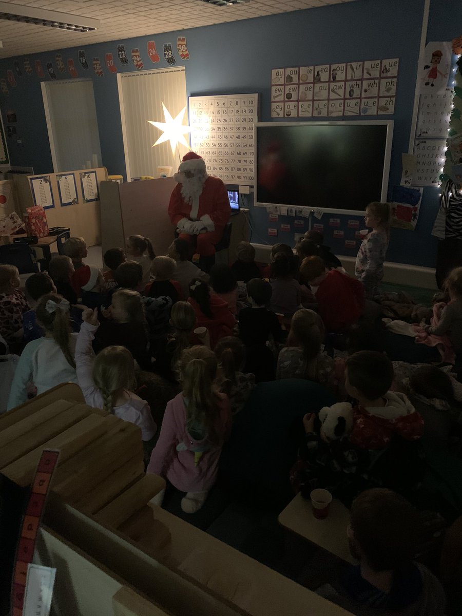 SimpsonsLane6C's tweet photo. Fantastic turnout for our KS1 Bed time story with Santa  @SimpsonsLane https://t.co/cgM1dAl5yw