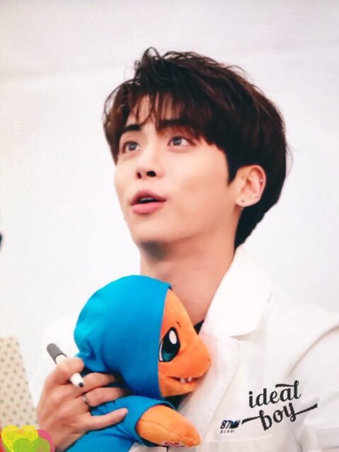SHINee_Irie's tweet photo. @winterjonghyun @jjongkisses "beautiful human being will not be forgotten"

i love you Jonghyun and I will always will.

we missed you dearly https://t.co/nsHAhEYq6S