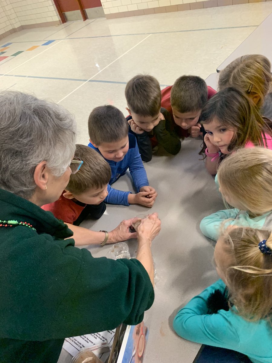 LeRoySTEM's tweet photo. Wrapping up second quarter with LES 1st Grade. We had a great afternoon building holiday items with @LEGO_Group bricks, dissecting pinecones, watching candy canes dance and determine what temperature of water hot chocolate dissolves best in! #LESSTEM https://t.co/sBIh153vQb