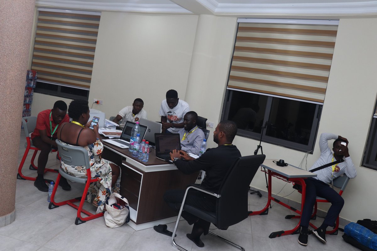 AaronEshun_'s tweet photo. I had the privilege to be the lead for social media of the Pan-African Universities Debate [PAUD], @Akofena2019 at KNUST last week.

A week with debaters, amazing guys! The way they think on their feet is fascinating. 

@K_Sekyere be some guy, top! Oh and we hit 1000. https://t.co/qSpMaTTdIZ