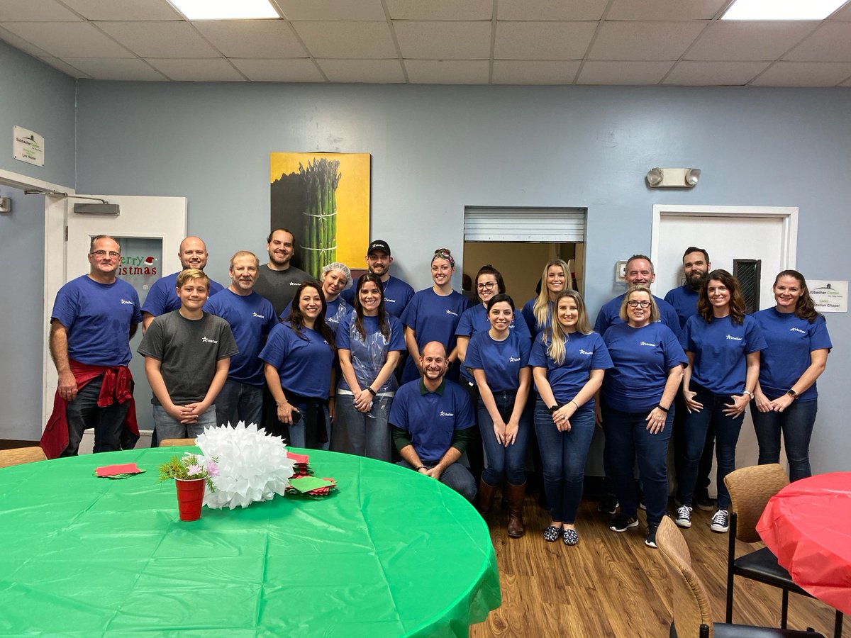 StellarGroupInc's tweet photo. Stellar had a wonderful time decorating and serving lunch at @sulzbacherjax! See you next year!  #StellarGivesBack #HappyHolidays #TakingSoutionsFurther #goodforthesulz https://t.co/MMOO5DlnVO