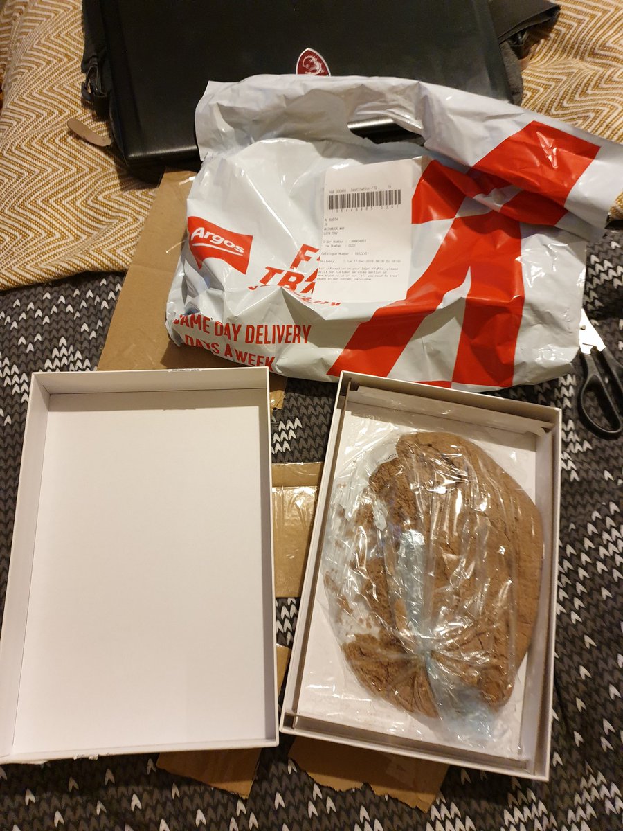 squibski's tweet photo. Currently on the phone with @Argos_Online customer support. Bought a tablet today. Got delivered....well...a bag of sand was. Completely mortified. https://t.co/MBAUYXa9l4