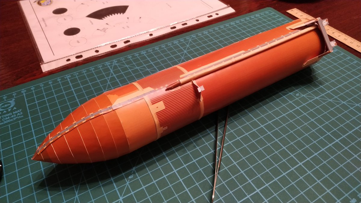 nikolaos128's tweet photo. External tank for my Columbia space shuttle paper model is ready! Thanks @Axm61 for the drawings!
#papermodel #paper #space #nasa #hobby #hadcraft #spaceshuttle #columbia https://t.co/jKzsDshiZ7