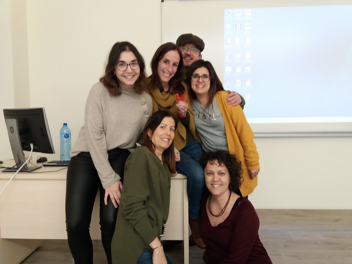 Irenedenuevo's tweet photo. Muchas gracias super-team!! #masterlessons #treintaypocos 😅 https://t.co/4f6BugLjHo