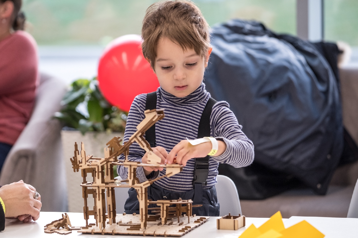 Новогодний фестиваль «Фабрика подарков»

21 декабря в «Технограде» на ВДНХ пройдет новогодний фестиваль «Фабрика подарков». Гостей ждут невероятное количество мастер-классов, сказочные представления и увлекательный квест с призами.

Подробности на сайте: kudamoscow.ru/event/novogodn….