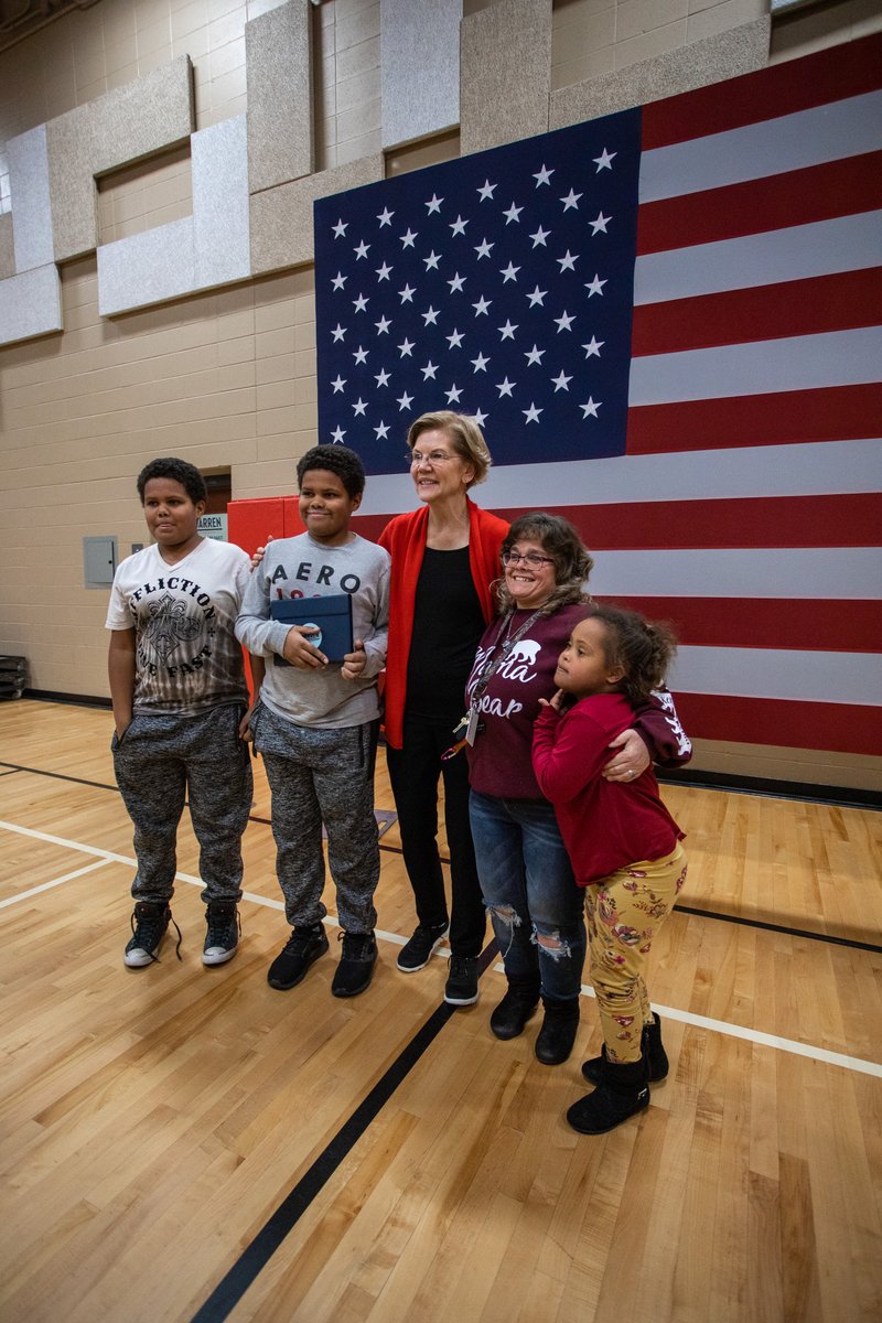 ewarren's tweet photo. Our government is working great for the wealthy and well-connectedโbut not so much for everyone else. I'm fighting to get our government working for working people, so families like the ones I met in Ottumwa have a fair shot at the American dream. https://t.co/w2VXKOMdLA
