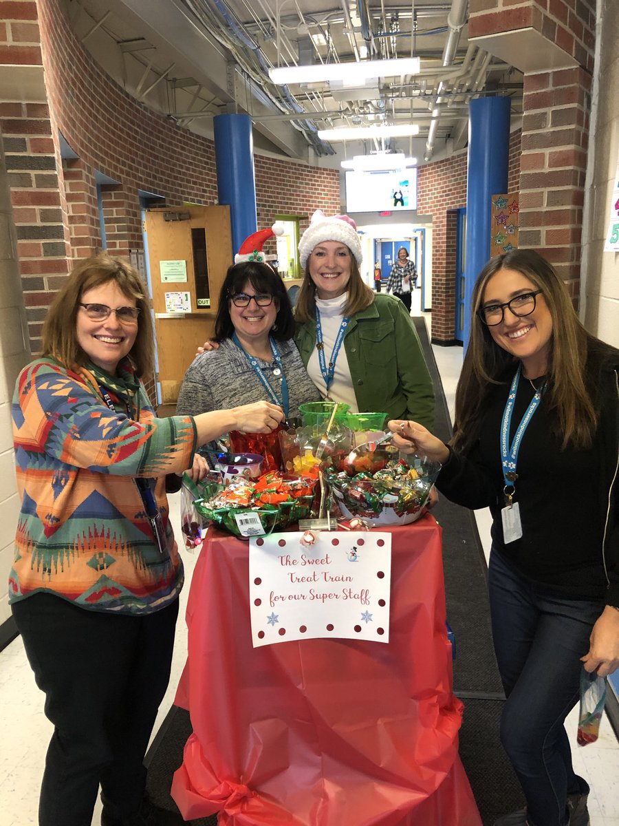 What a great surprise! The treat train with our fabulous conductors ⁦<a href="/EileenBrett/">Eileen Brett</a>⁩ and ⁦<a href="/SantellaHeather/">Heather Santella</a>⁩ 🍬 #wilmot109 #engage109