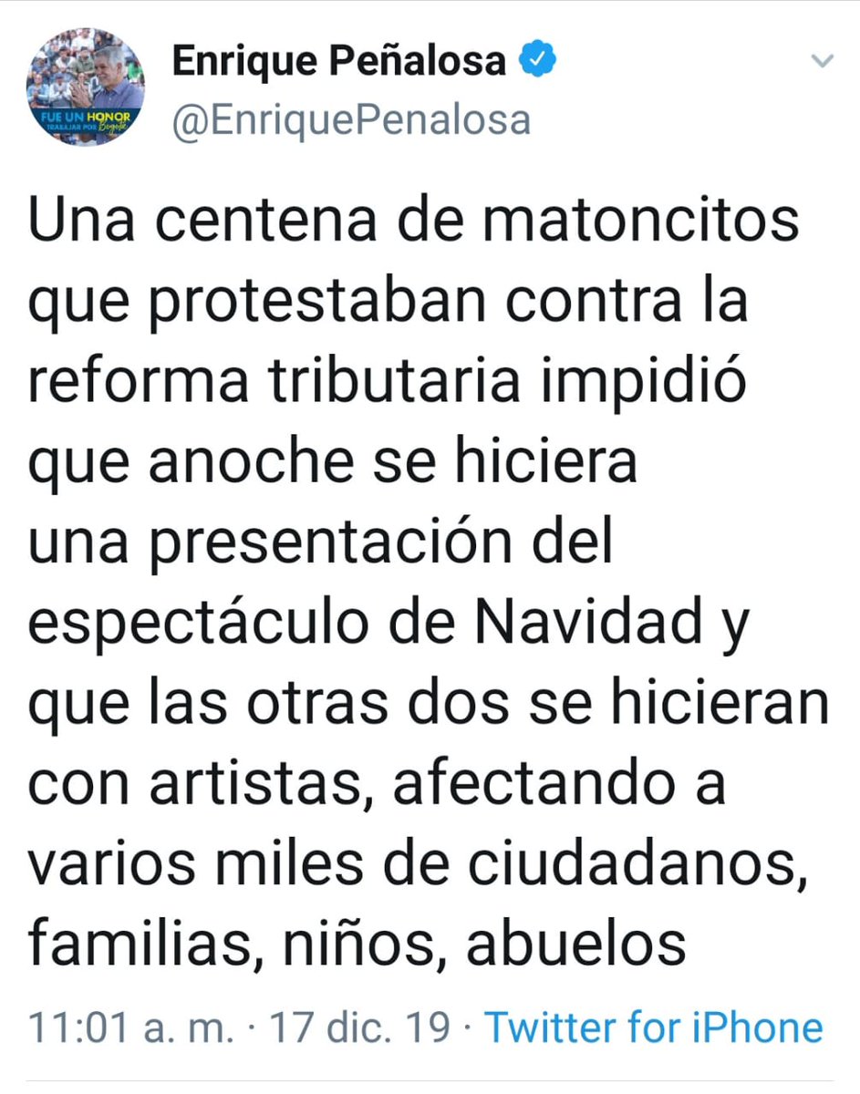 PizarroMariaJo's tweet photo. Matoncitos? Así trata usted @EnriquePenalosa a jóvenes, niños y niñas, mujeres y adultos mayores que protestan de manera pacifica en contra de una #ReformaTributaria que consideran absoluta regresiva en materia de derechos.
Definitivamente usted no puede caer más bajo! https://t.co/S1c3HLUwWT