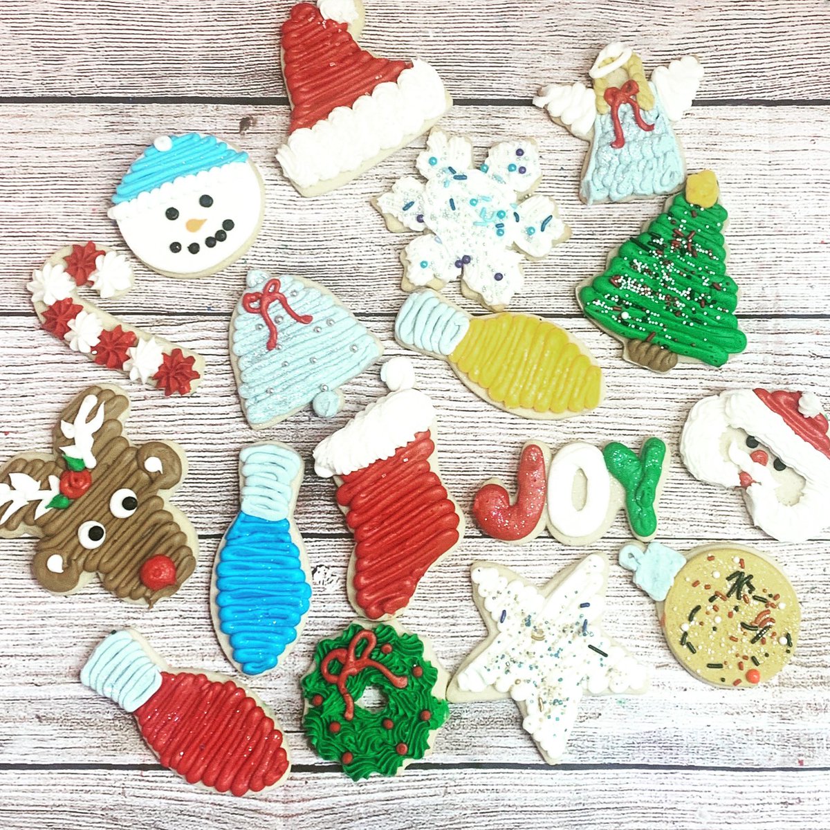 Simplydcakes's tweet photo. We’ve got your Christmas cookies! Call us to reserve yours! 🎄

....

#simplydeliciousbakery #simplydelicious #cookies #christmascookies #cookiedecorating #bakery #bakerylife #shoplocal #shopwaco #waco #wacotexas #wacotown https://t.co/xawNjmXO7m