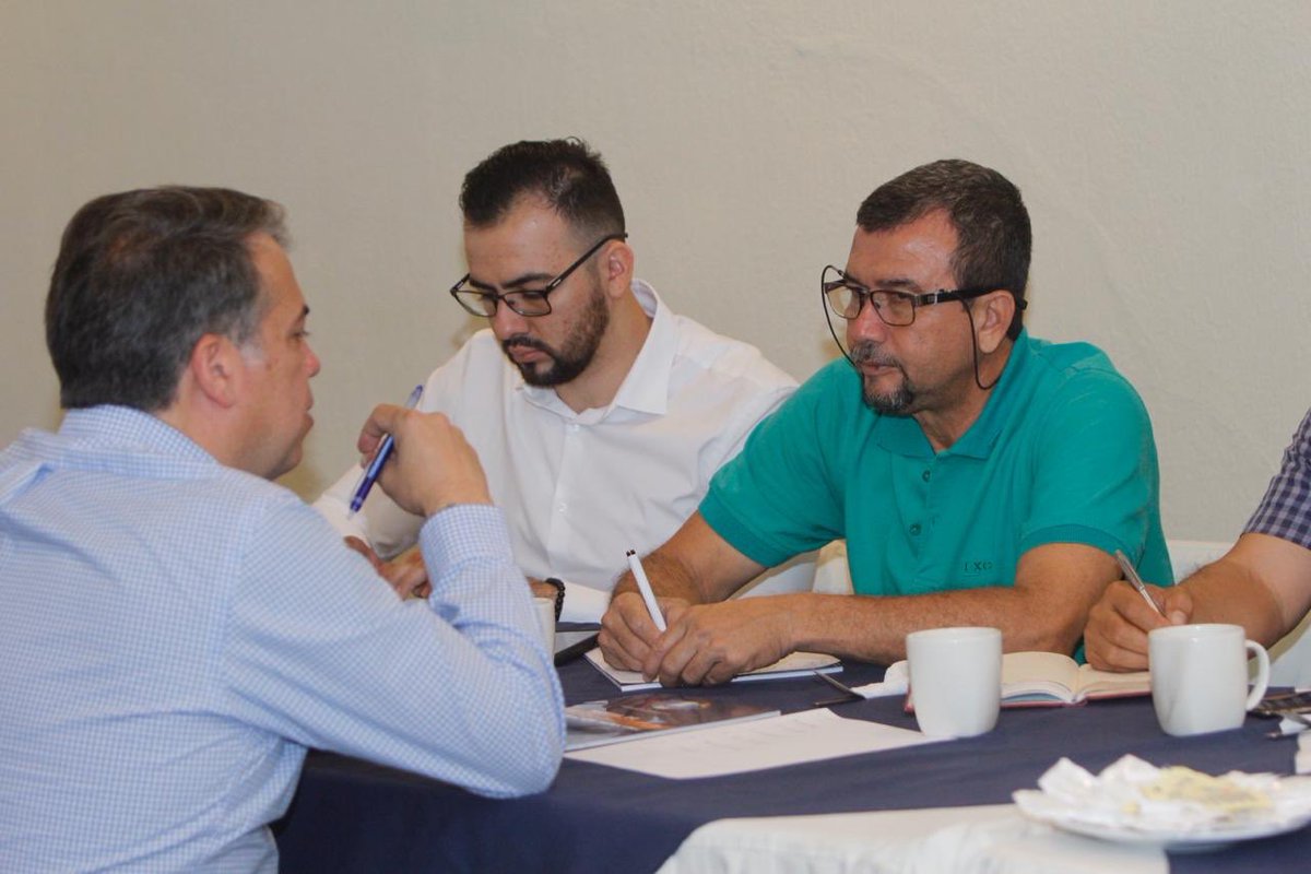 EdwinEscobarGT's tweet photo. Hoy finalizo en Jutiapa una gira que me llevó por los 22 departamentos del país, para reunirme con el poder local y apoyarlos en la construcción de un Estado Municipalista, hemos conversado sobre el proceso de transición y sobre las buenas prácticas municipales #PoderLocalAnam https://t.co/hCdRjtHsa5