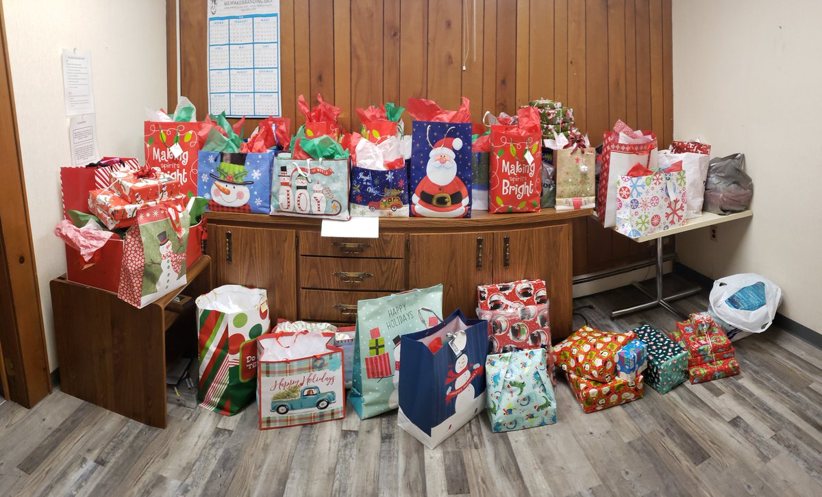 Isolatek's tweet image. For more than 20 years, Isolatek employees have been giving back to the local community by shopping for and donating gifts to the children of more than 10 local families.

#isolatekinternational #cafco #isolatek #holidaycheer #communityservice #holidays #givingback