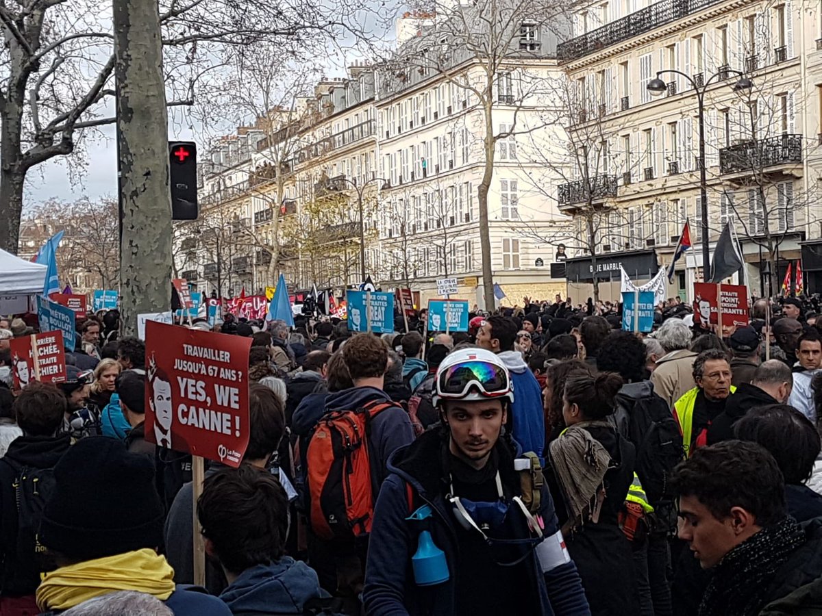 GINISTY11's tweet photo. #manifestation #17decembre2019 #reformedesretraites des amis #ClubD12 #PS â #Paris #grenoble #Bordeaux #Toulouse  beaucoup de monde partout !  #Nonyapasquelescheminots ! CC @JMCambaceres @o_malbranque @HakimaNecib @JaneEstherDray @david_latchimy @marinamalbranqu https://t.co/A2IDMfL5jV