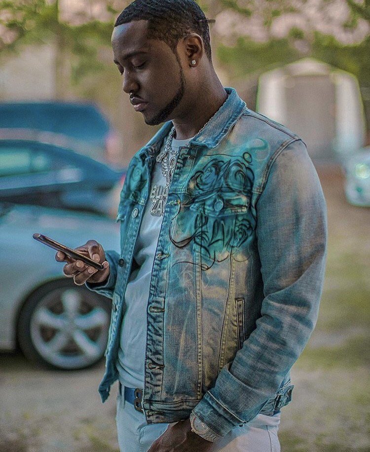 TRULyfeMuzik's tweet photo. Say @BlaccZaccDME happy born day mane fr! Trill niggahz born in December ๐ช๐พ๐๐ท get LIT #DecemberBabes #SouthCarolinaArtists #CarolinaNarco https://t.co/2Y1AVDTNLN