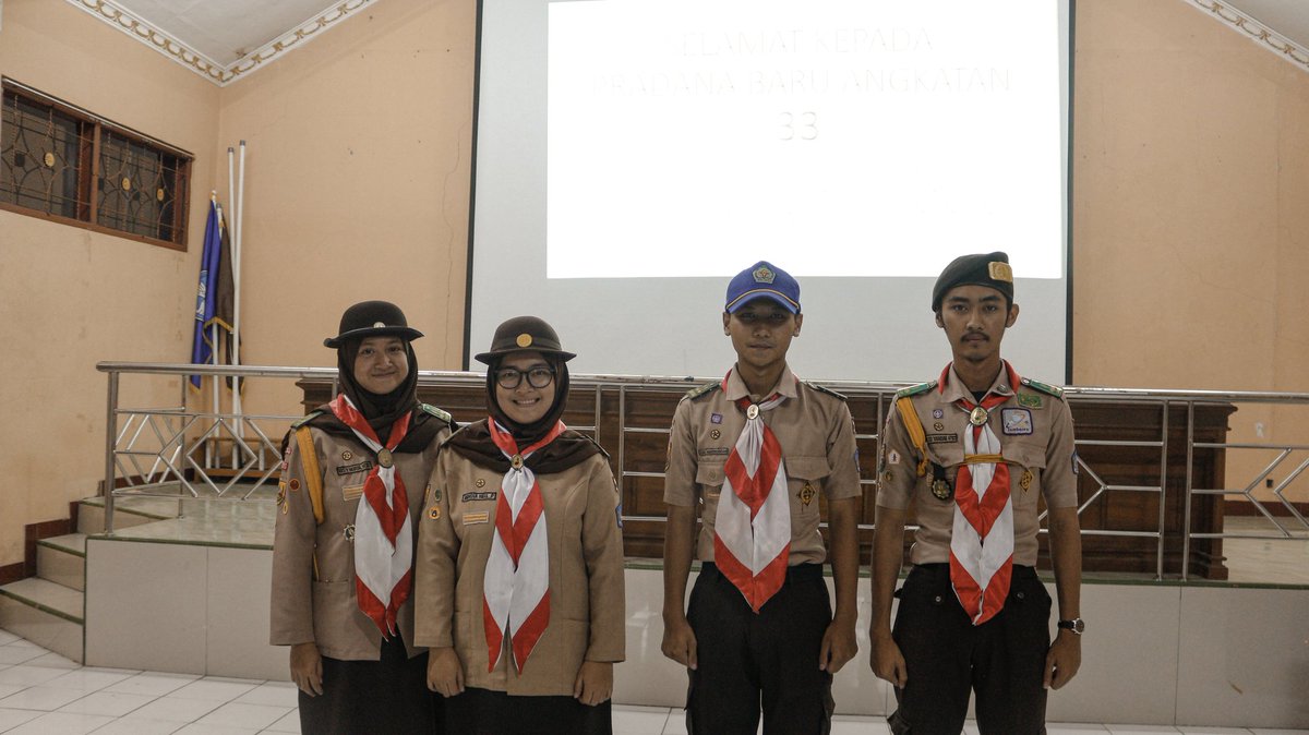 PrabaRasa's tweet photo. [ MUSPEN 2019 ]
Kami ucapkan selamat kepada yang telah terpilih sebagai Pradana Ambalan Prabuwangi - Rarasantang Periode 2020/2021 atas nama Ade Nurdiyansah &amp; Anindia Meil Priyanto⁣. Semoga dapat mengemban amanah dengan sebaik-baiknya

@dkcciamis07 @Pramuka_Ciamis https://t.co/ZaBJkpf2Bh