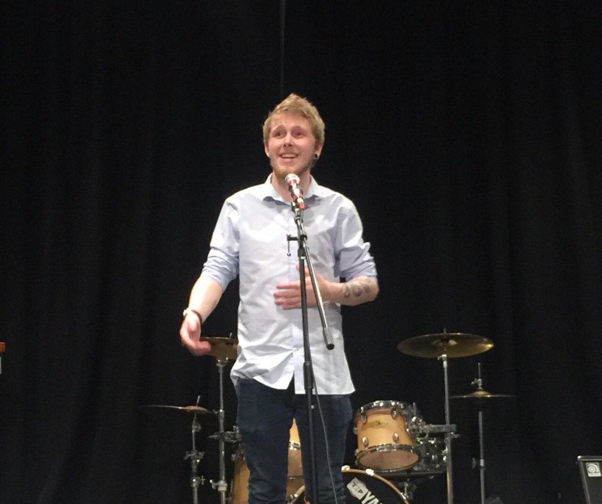 readablezine's tweet image. Our Live Lit Curated Poetry Evening was a roaring success with a fantastic line up of performers! Thank you to everyone that performed or came to watch! Hope you had as much fun as we did :D 3/3