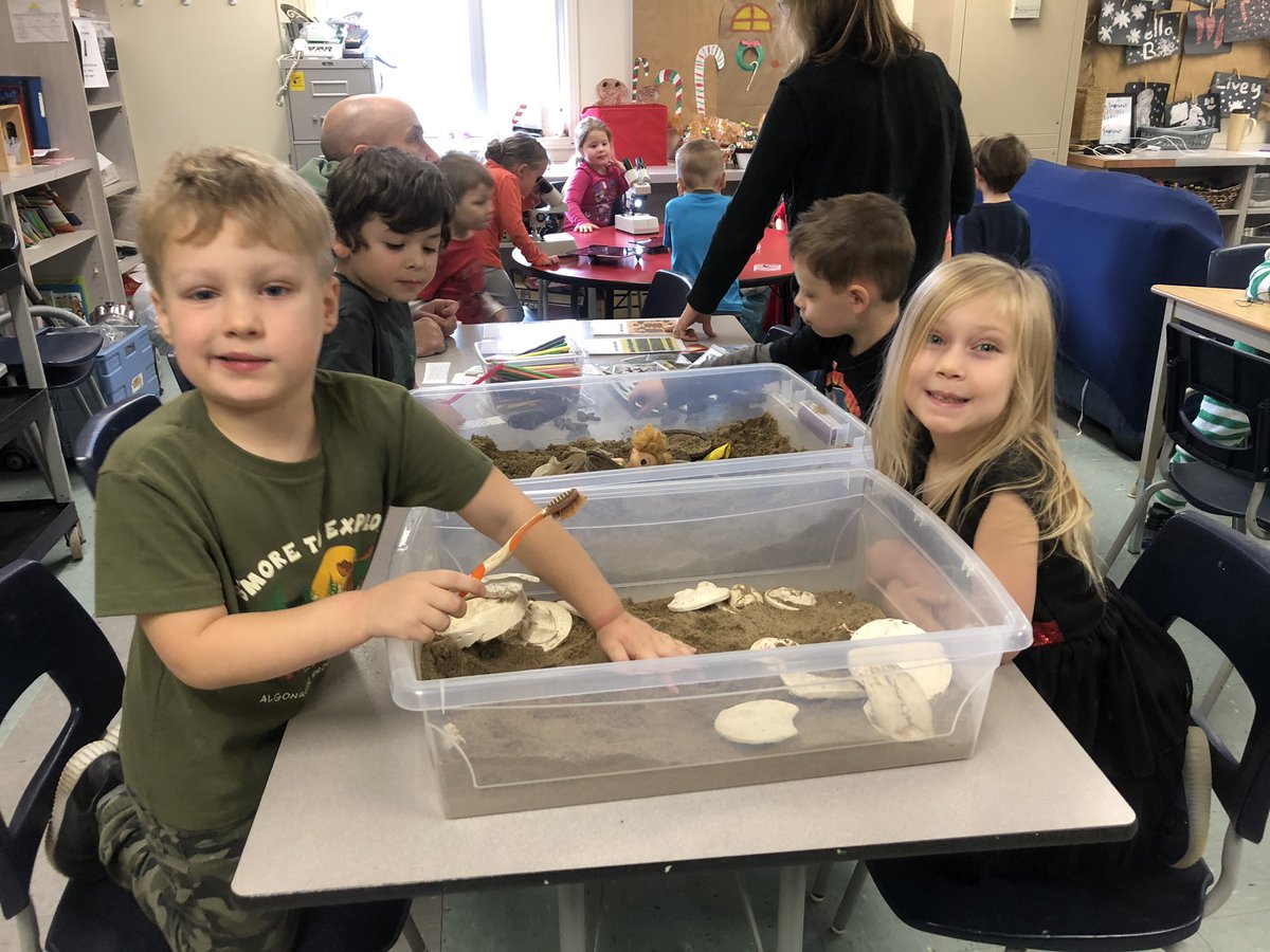 mrsbrownkps's tweet photo. Fighting Island school visit. #awesomeprogram #solucky @KingsvilleCobra @mrsbrownkps @Mrs_hamzology @fighting_island @gecdsbpro https://t.co/9A9dKT1TOf