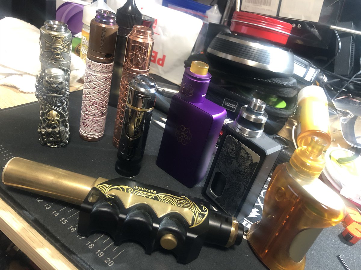 obutsu0721's tweet image. 多分今年はもうmod増えないだろうって事で今年増えた子達
たぶんhackさんのtimeboxが一番テンションあがったしメカスコはもうゴールしたと思ってる

#vape #mechmod #vape好きな人と繋がりたい