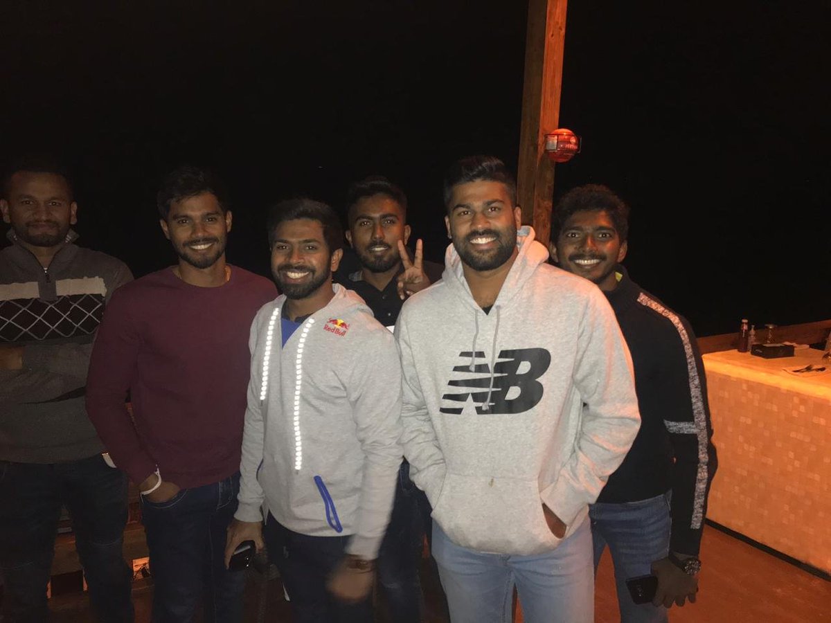 sarekheldotcom's tweet photo. Sri Lanka team had dinner at Do Darya Karachi
#SareKhel #PCB #PAKvSL #Pakistan #PakistanZindabad #Karachi #SriLanka https://t.co/7X1vzIxz6C